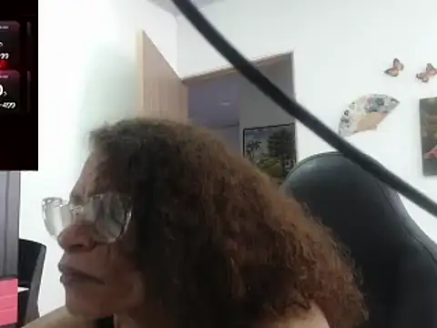 Snapshot of BustyMilf_ chatting on 03.22.25 BustyMilf  online show from 03.22.25