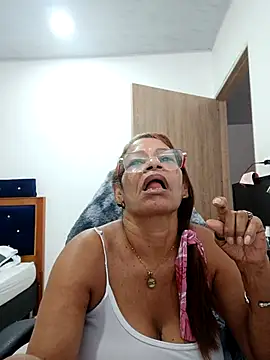 Snapshot of BustyMilf_ chatting on 10.02.25 BustyMilf  online show from 10.02.25