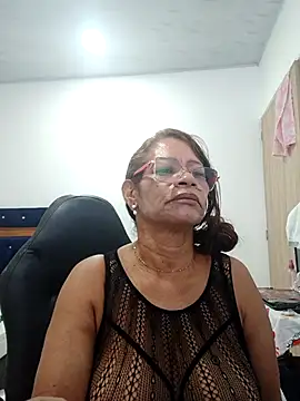 Snapshot of BustyMilf_ chatting on 10.24.25 BustyMilf  online show from 10.24.25