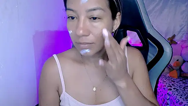 ninatiny online show from 09.18.25