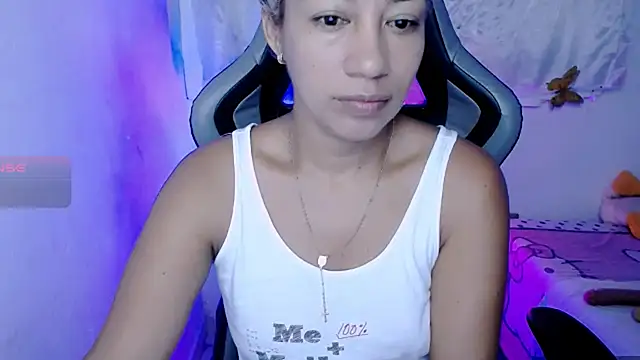 ninatiny online show from 11.14.25