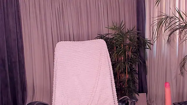 daisyd001 online show from 02.12.25