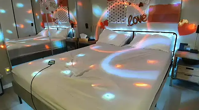 MikyFoxx online show from 02.14.25