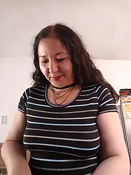 Snapshot of katifoxx chatting on 01.20.25 katifoxx online show from 01.20.25