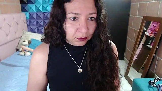 Snapshot of katifoxx chatting on 02.11.25 katifoxx online show from 02.11.25