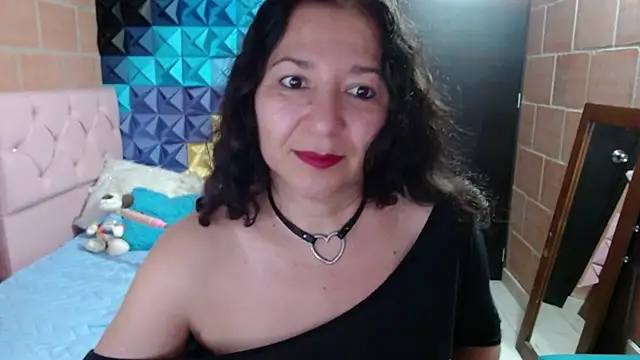 Snapshot of katifoxx chatting on 02.20.25 katifoxx online show from 02.20.25