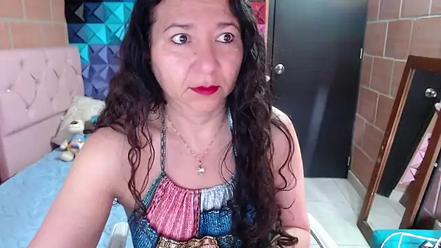 Snapshot of katifoxx chatting on 02.28.25 katifoxx online show from 02.28.25