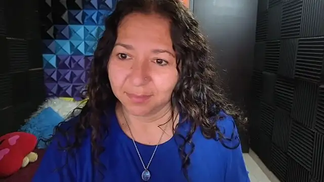 Snapshot of katifoxx chatting on 09.17.25 katifoxx online show from 09.17.25