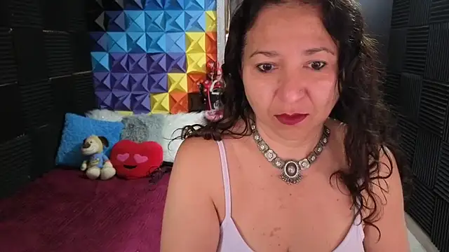 Snapshot of katifoxx chatting on 10.06.25 katifoxx online show from 10.06.25