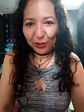 Snapshot of katifoxx chatting on 10.15.25 katifoxx online show from 10.15.25