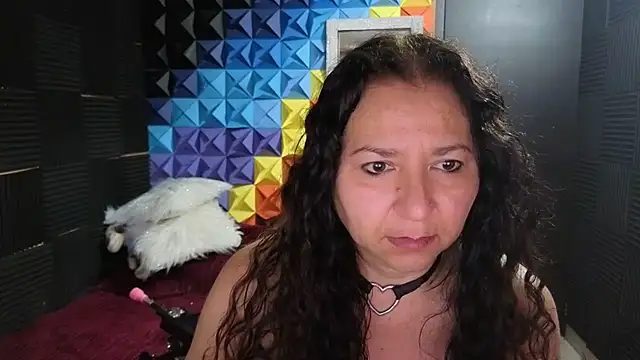 Snapshot of katifoxx chatting on 12.13.25 katifoxx online show from 12.13.25