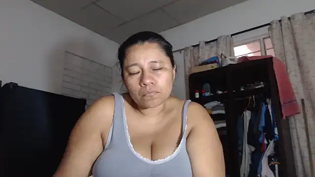 adrixxx38 online show from 02.04.26