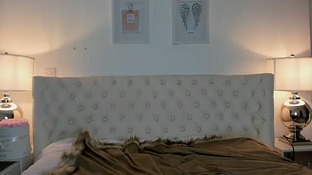 Snapshot of JessicaJames23 chatting on 03.21.25 JessicaJames23 online show from 03.21.25