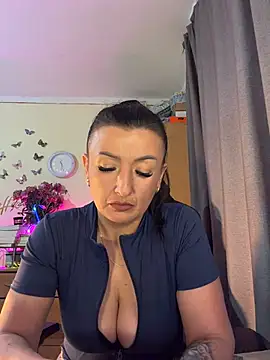 Snapshot of Hotangel75 chatting on 06.11.26 Hotangel75 online show from 06.11.26