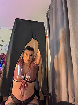 Snapshot of Hotangel75 chatting on 06.12.26 Hotangel75 online show from 06.12.26