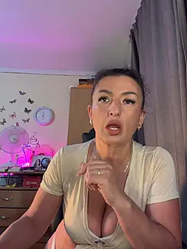 Snapshot of Hotangel75 chatting on 06.28.26 Hotangel75 online show from 06.28.26