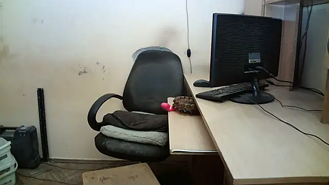 Snapshot of dundyFocus chatting on 03.20.25 dundyFocus online show from 03.20.25