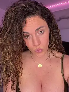 Clara-xoxo online show from 03.06.26