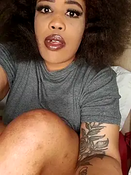 Snapshot of CAMMII_ chatting on 11.11.25 CAMMII online show from 11.11.25