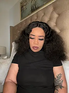 Snapshot of CAMMII_ chatting on 02.18.26 CAMMII online show from 02.18.26