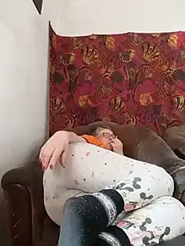 Snapshot of Cerd_Ayaz chatting on 03.08.25 Cerd Ayaz online show from 03.08.25