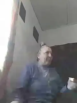 Snapshot of Cerd_Ayaz chatting on 03.12.25 Cerd Ayaz online show from 03.12.25