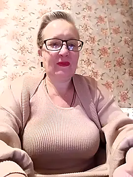 Snapshot of Cerd_Ayaz chatting on 10.11.25 Cerd Ayaz online show from 10.11.25