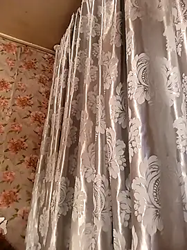 Snapshot of Cerd_Ayaz chatting on 10.22.25 Cerd Ayaz online show from 10.22.25