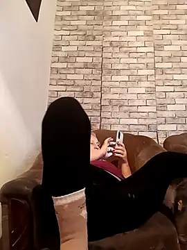 Snapshot of Cerd_Ayaz chatting on 10.25.25 Cerd Ayaz online show from 10.25.25