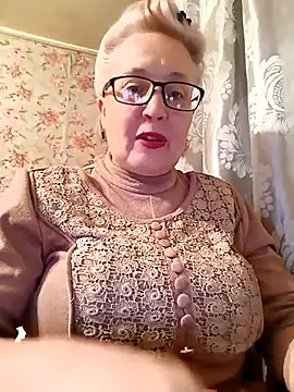 Snapshot of Cerd_Ayaz chatting on 10.26.25 Cerd Ayaz online show from 10.26.25
