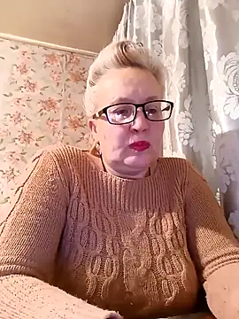 Snapshot of Cerd_Ayaz chatting on 11.18.25 Cerd Ayaz online show from 11.18.25