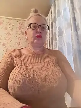 Snapshot of Cerd_Ayaz chatting on 06.19.26 Cerd Ayaz online show from 06.19.26