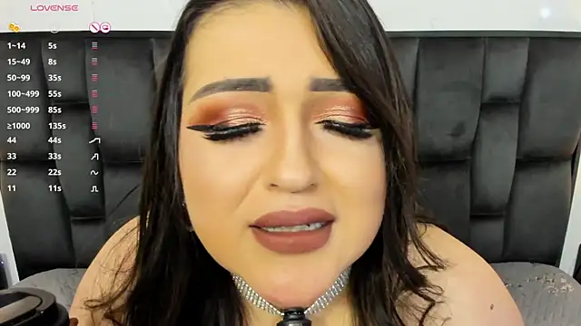 Snapshot of MartinaMadisson chatting on 03.10.25 MartinaMadisson online show from 03.10.25