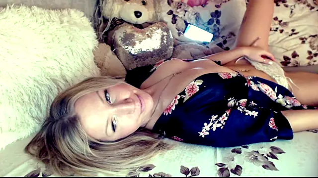 Snapshot of mimmi_ chatting on 01.26.25 mimmi online show from 01.26.25