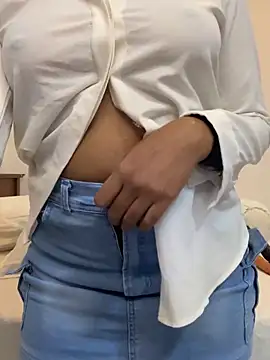 Snapshot of angelwavy chatting on 11.29.25 angelwavy online show from 11.29.25