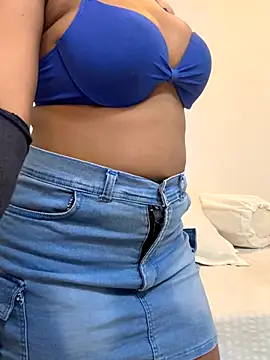 Snapshot of angelwavy chatting on 12.19.25 angelwavy online show from 12.19.25