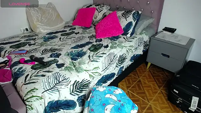 Snapshot of cristin_doll_ chatting on 01.17.25 cristin doll online show from 01.17.25