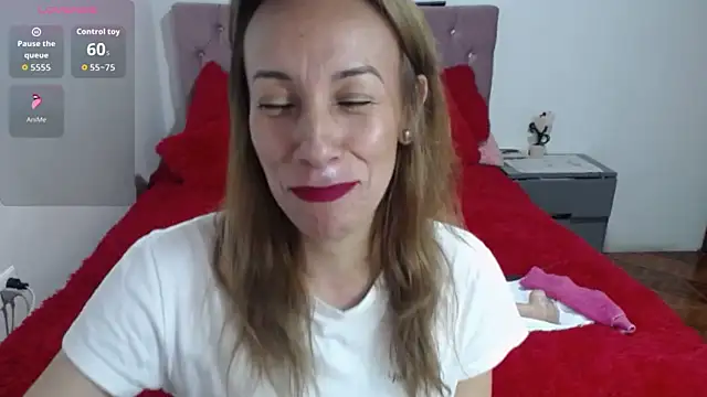 Snapshot of cristin_doll_ chatting on 10.23.25 cristin doll online show from 10.23.25