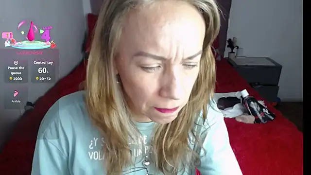 Snapshot of cristin_doll_ chatting on 11.19.25 cristin doll online show from 11.19.25