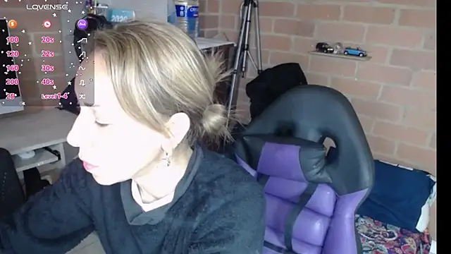 cristin doll  online show from 07.23.26