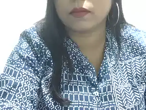 Snapshot of ROSEE_MERRYYYY chatting on 01.01.25 ROSEE MERRYYYY online show from 01.01.25