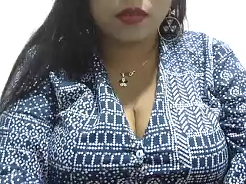 Snapshot of ROSEE_MERRYYYY chatting on 01.02.25 ROSEE MERRYYYY online show from 01.02.25