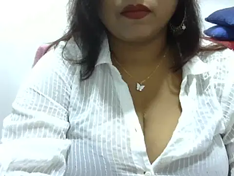 Snapshot of ROSEE_MERRYYYY chatting on 10.06.25 ROSEE MERRYYYY online show from 10.06.25