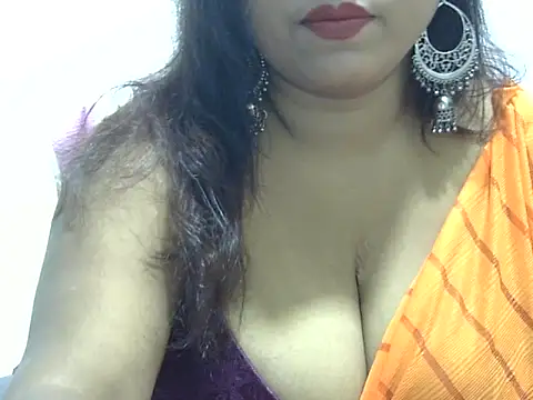 Snapshot of ROSEE_MERRYYYY chatting on 10.11.25 ROSEE MERRYYYY online show from 10.11.25