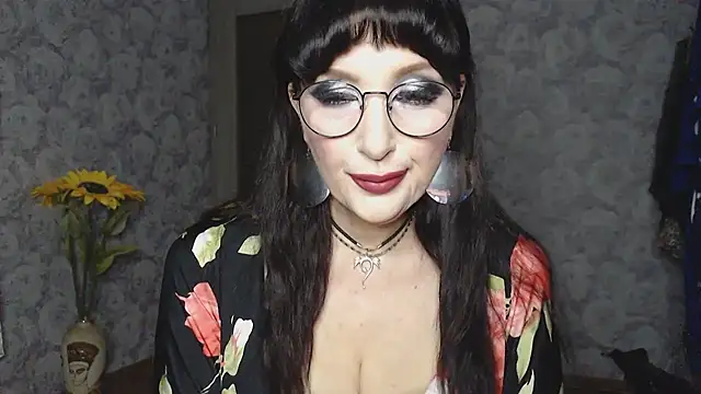 Snapshot of Aziza1 chatting on 02.18.25 Aziza1 online show from 02.18.25