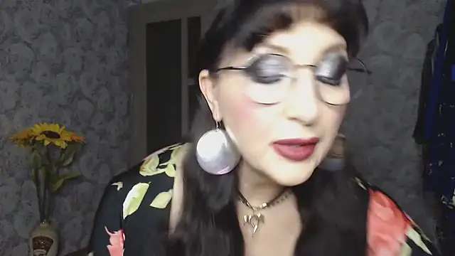 Snapshot of Aziza1 chatting on 02.20.25 Aziza1 online show from 02.20.25