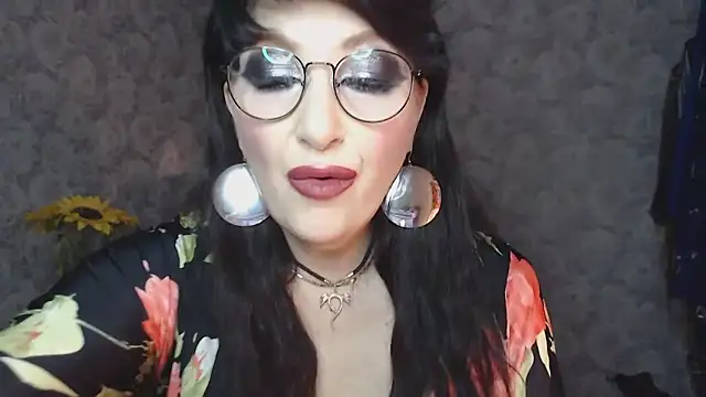 Snapshot of Aziza1 chatting on 02.20.25 Aziza1 online show from 02.20.25