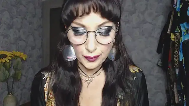 Snapshot of Aziza1 chatting on 09.10.25 Aziza1 online show from 09.10.25