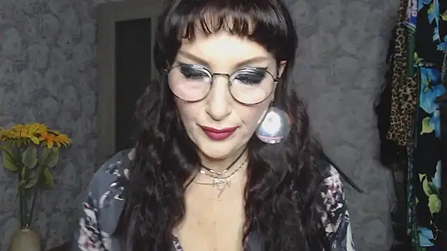 Snapshot of Aziza1 chatting on 10.04.25 Aziza1 online show from 10.04.25