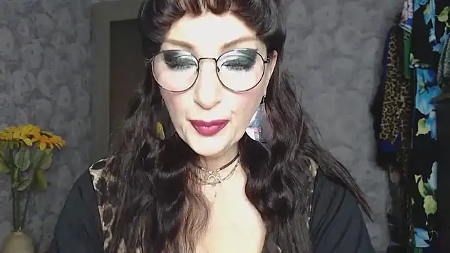 Snapshot of Aziza1 chatting on 10.05.25 Aziza1 online show from 10.05.25